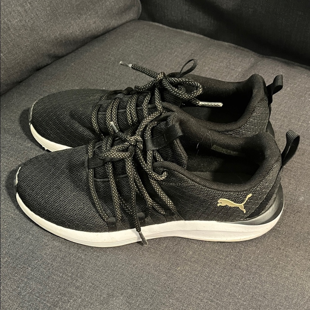 Puma Black and White Women's Sneakers Size 7